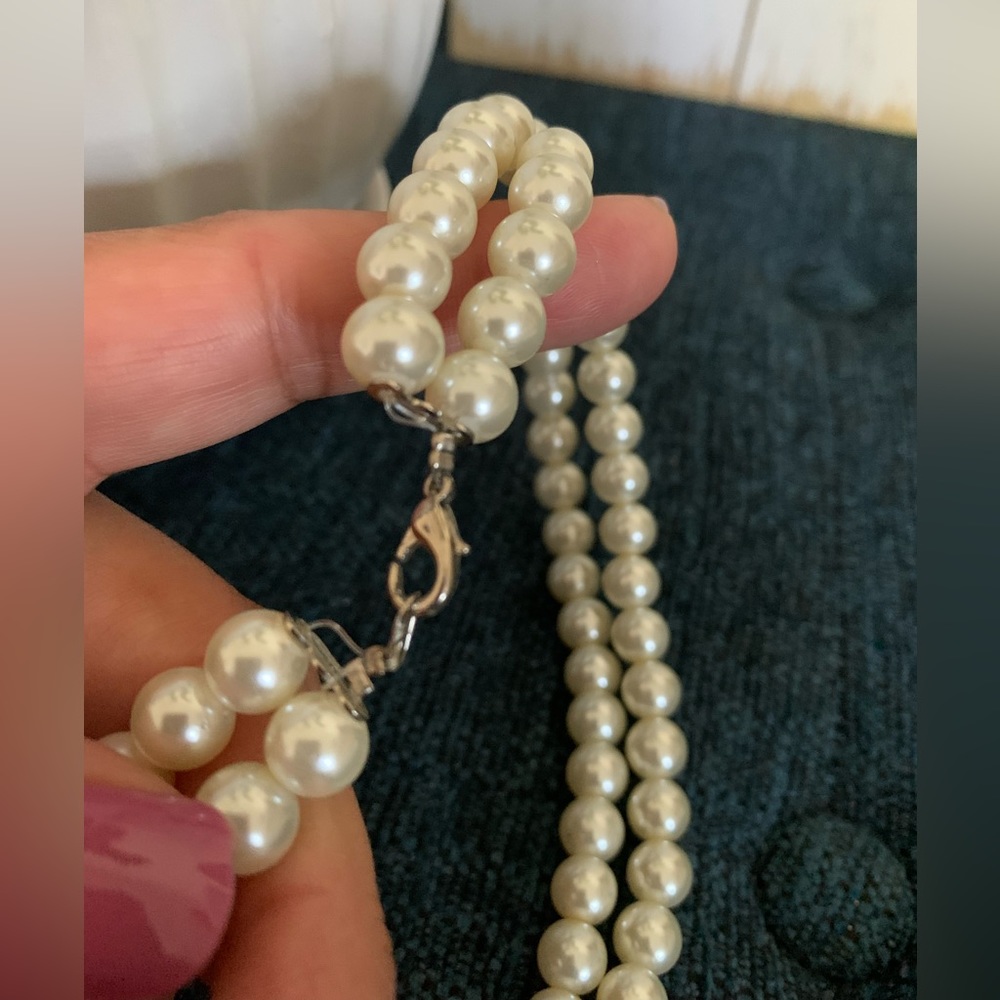 Vintage Double String Faux Pearls Necklace - Picture 3 of 4